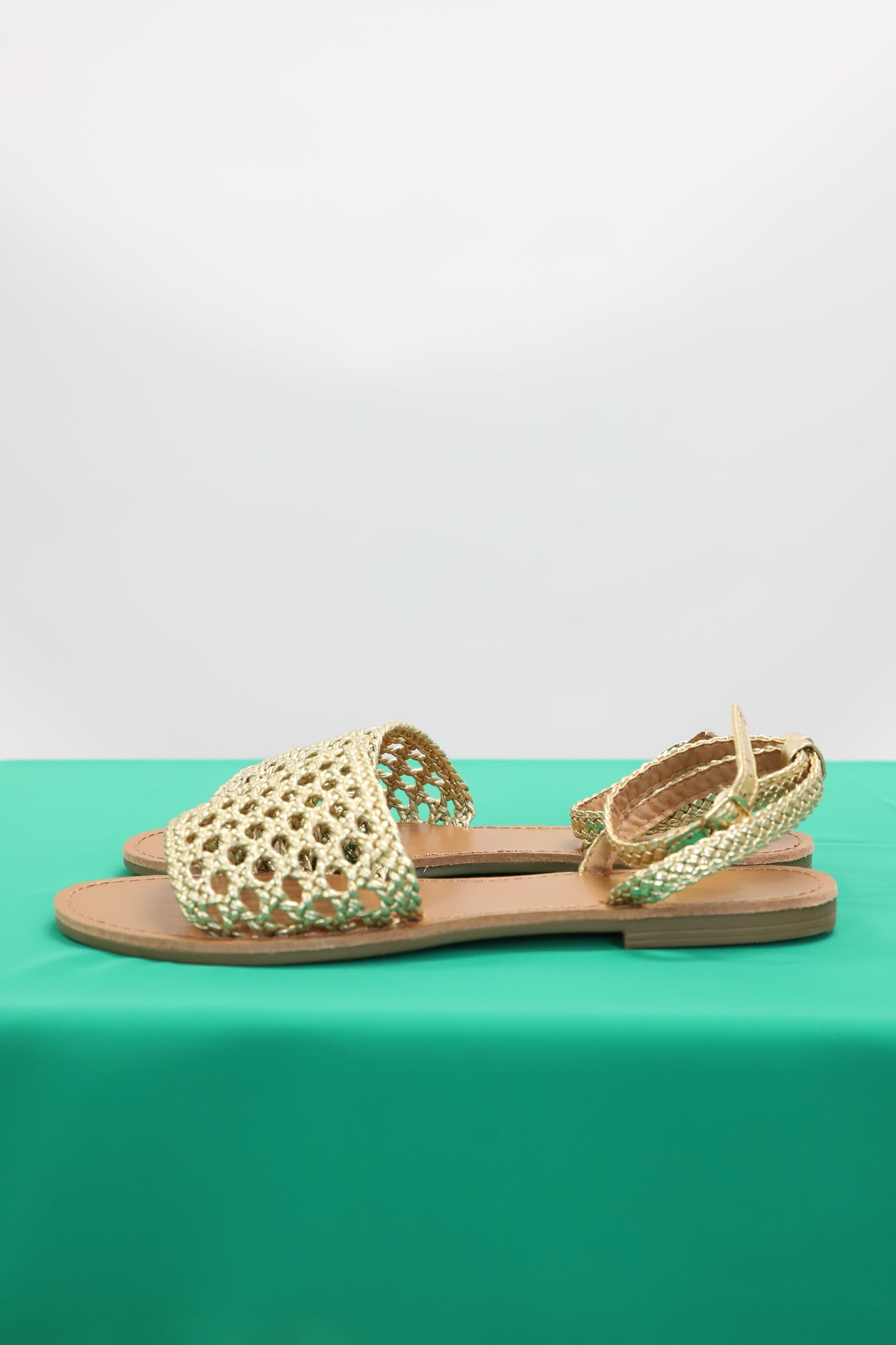 Sandales dorées Chicmuse Taille 40