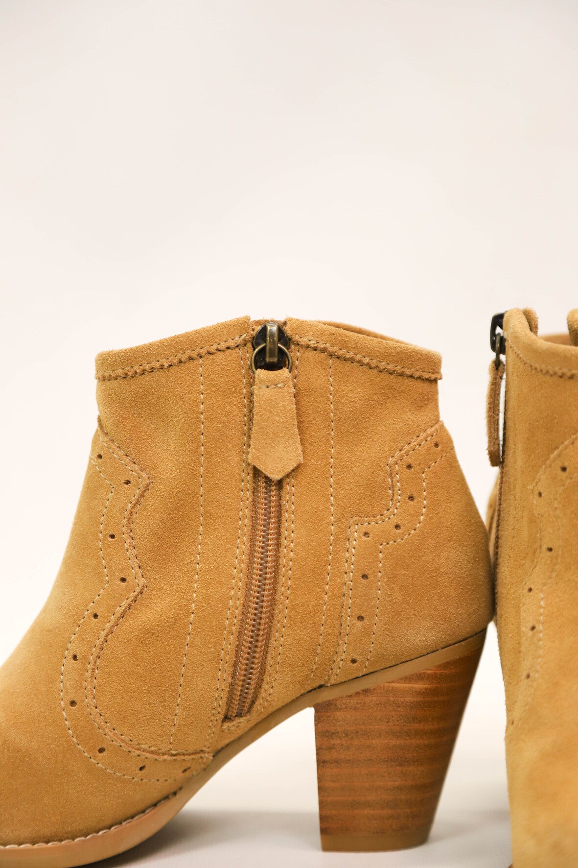 Botinnes en daim beige IKKS Taille 36