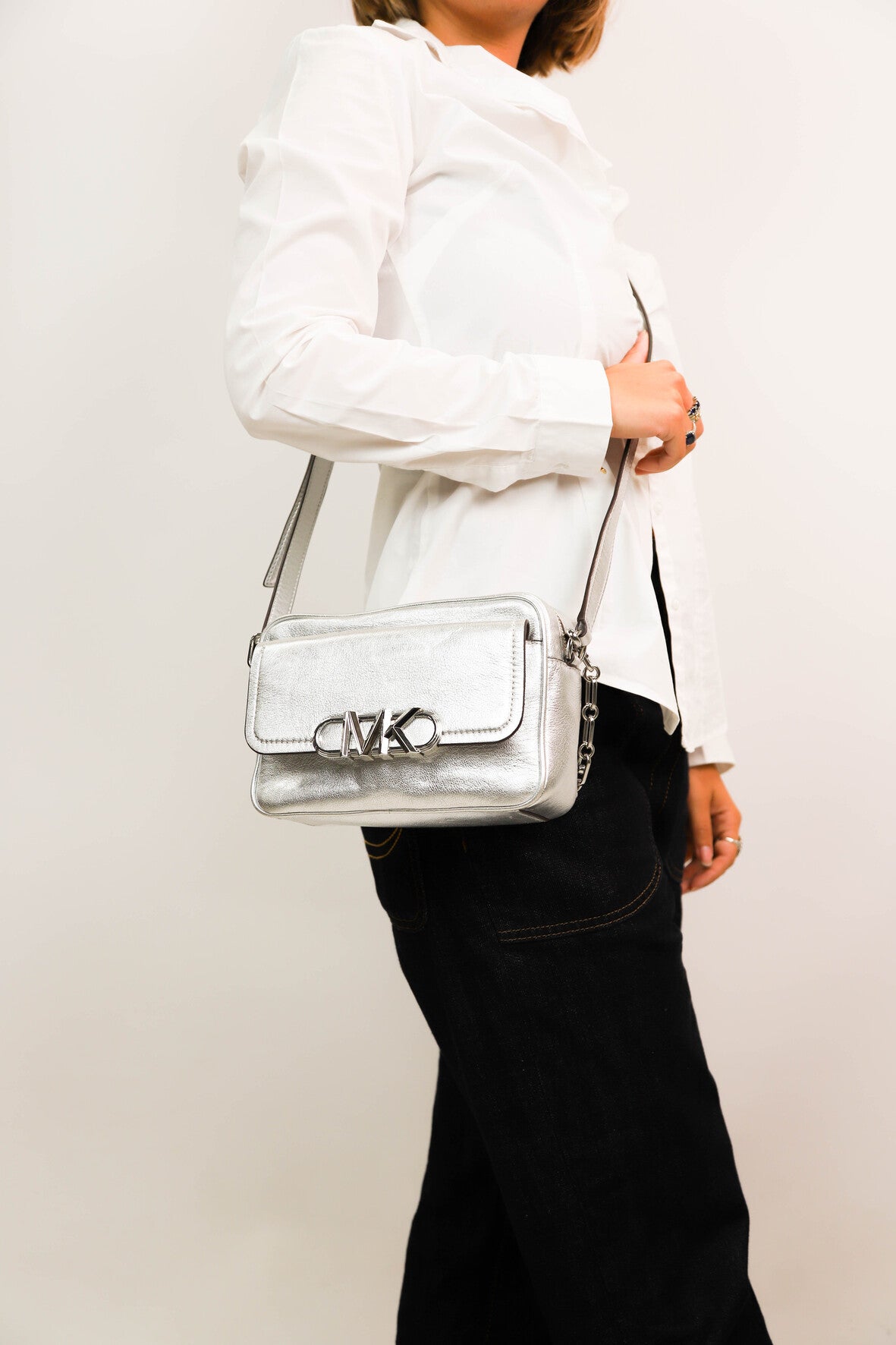 Sac bandoulière argenté Michael Kors