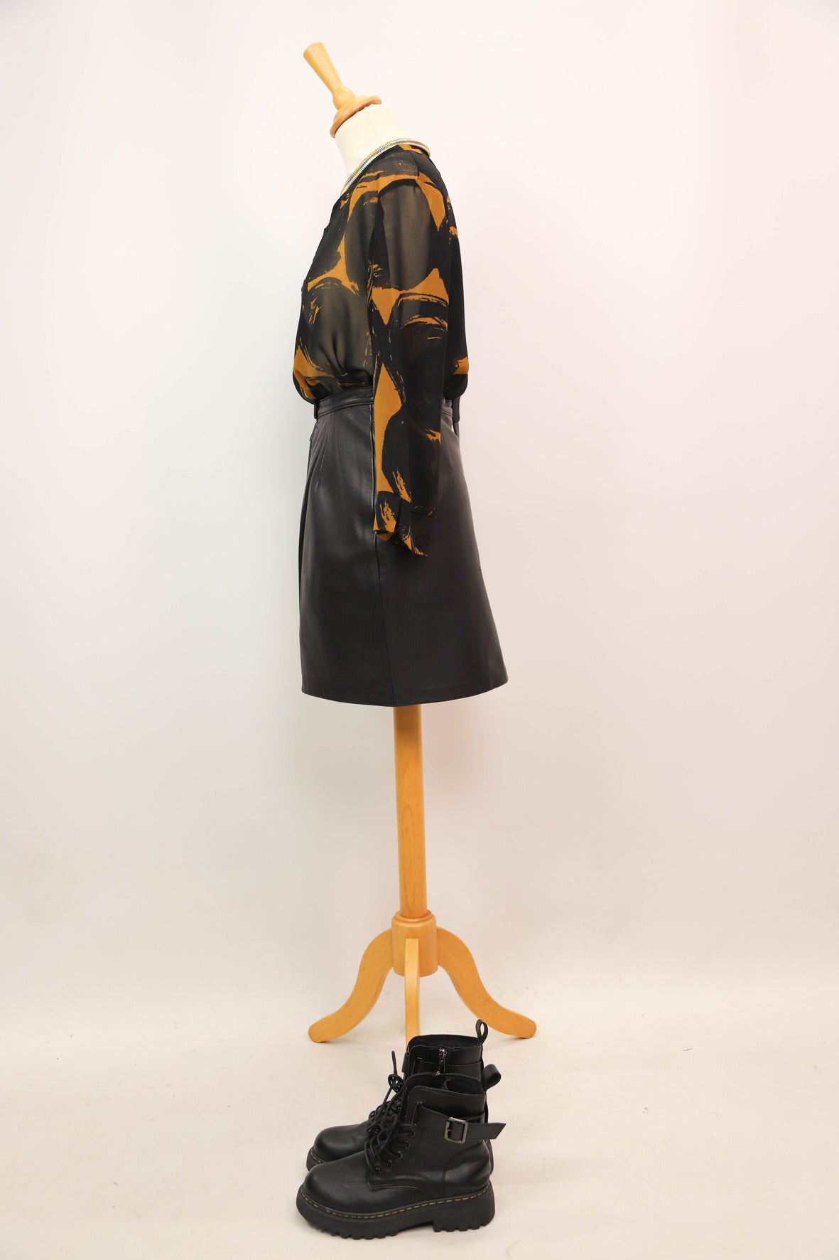 Chemisier col V noir La fée maraboutée Taille L