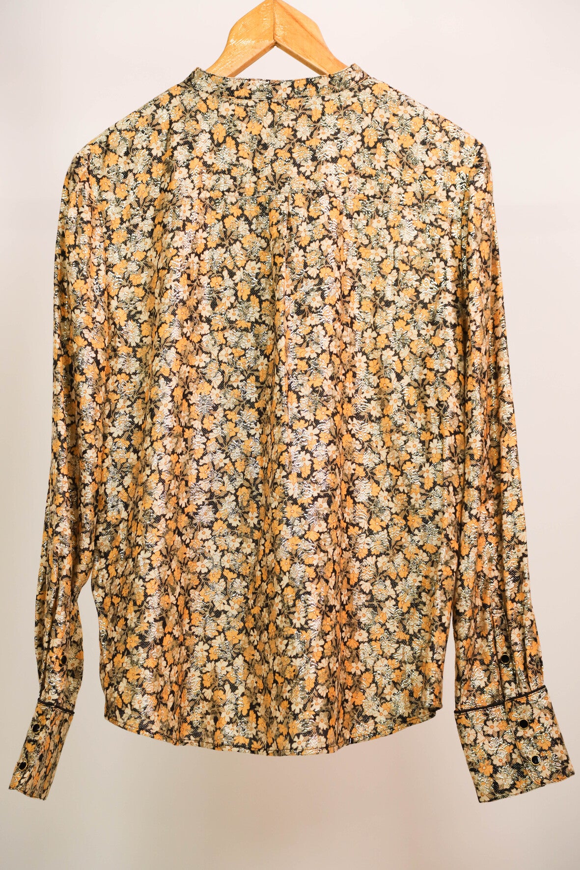 Chemise fleurie sur fond noir, fils brillants - Vanessa Bruno Taille XL