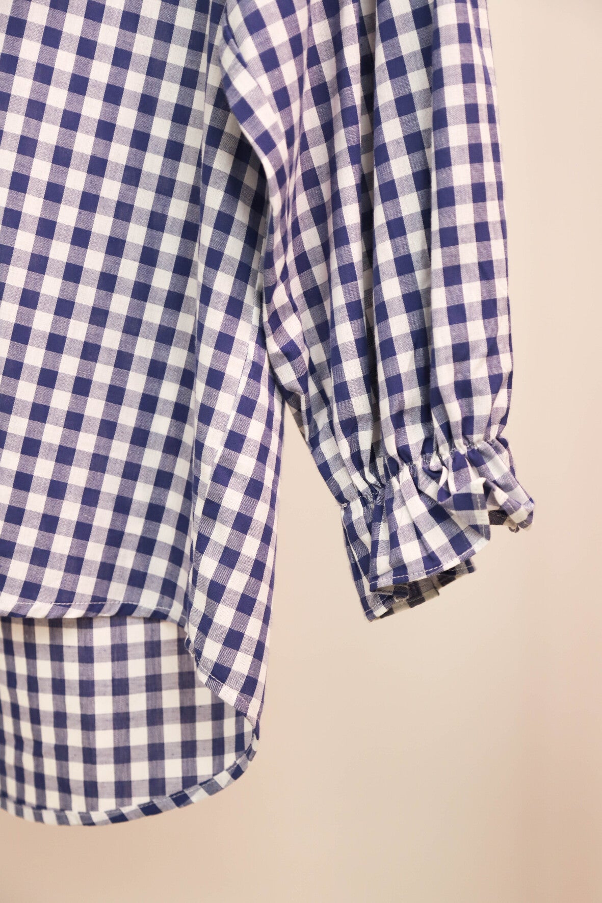 Chemise bleue vichy avec poche à la poitrine, poignées avec petits volants et élastiques Musy Muse Taille M