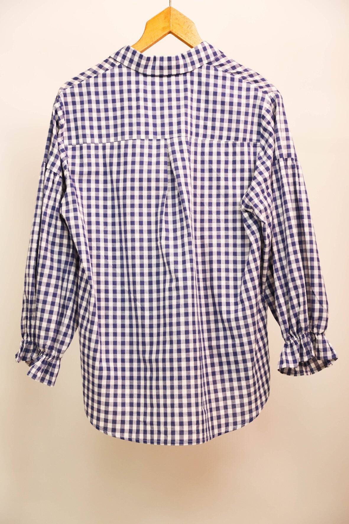 Chemise bleue vichy avec poche à la poitrine, poignées avec petits volants et élastiques Musy Muse Taille M
