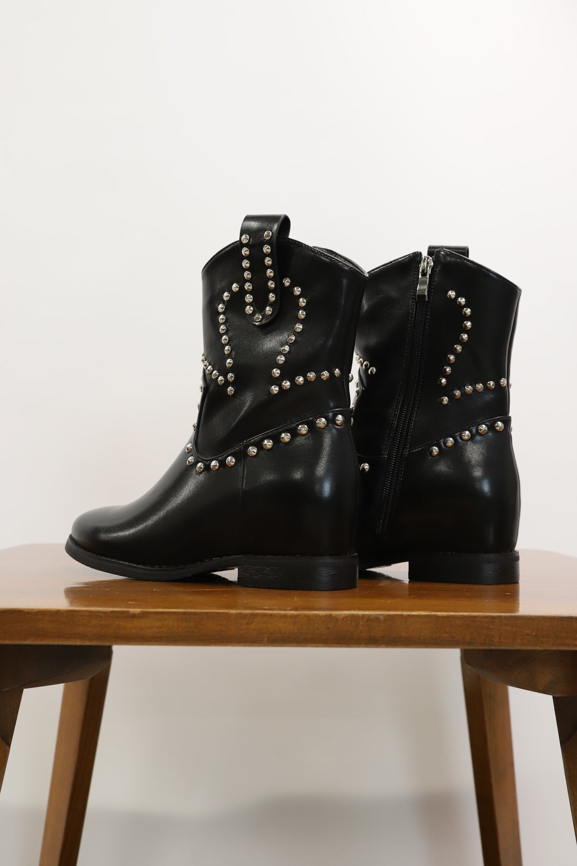 Bottines montantes cloutées noires, Stefan, Taille 39 - NEUF