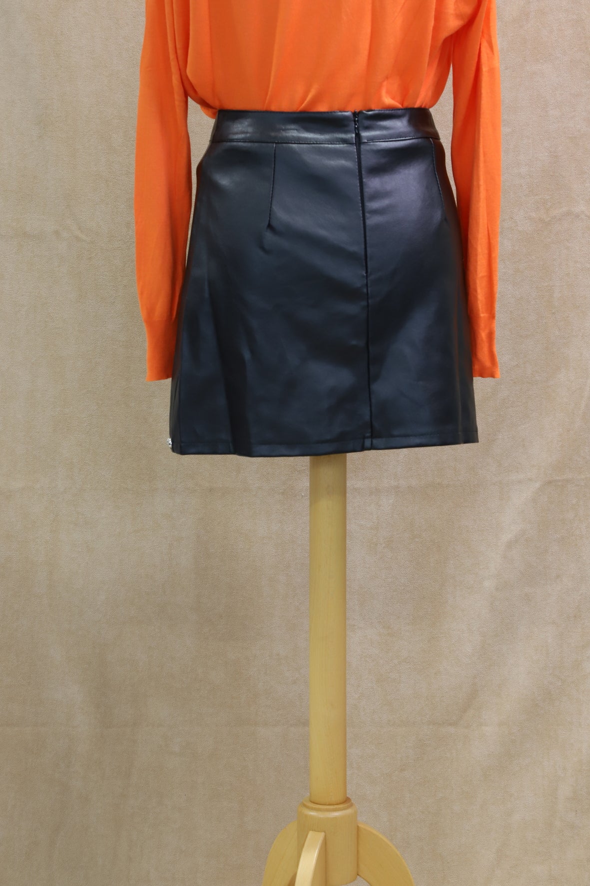 Jupe courte en simili cuir, noire, Kelayasi, Taille S