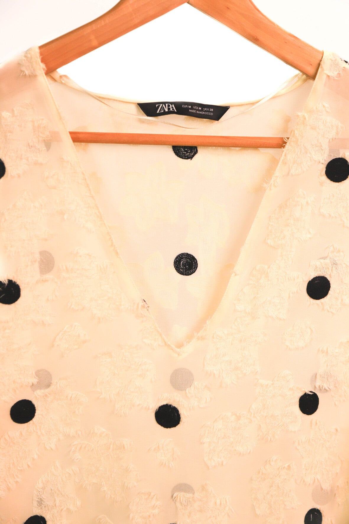 Blouse beige à pois Zara Taille M