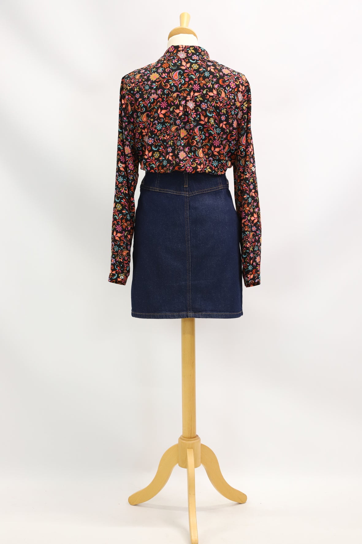 Chemisier noir Sarah John NEUF Taille S-M-L