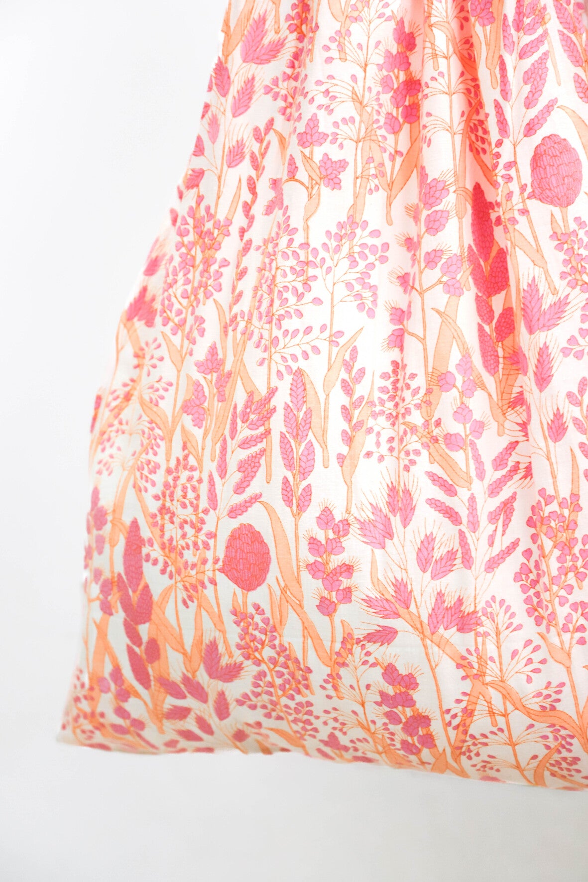Cabas oversize fleuri rose et orange Fringuette La Ligne