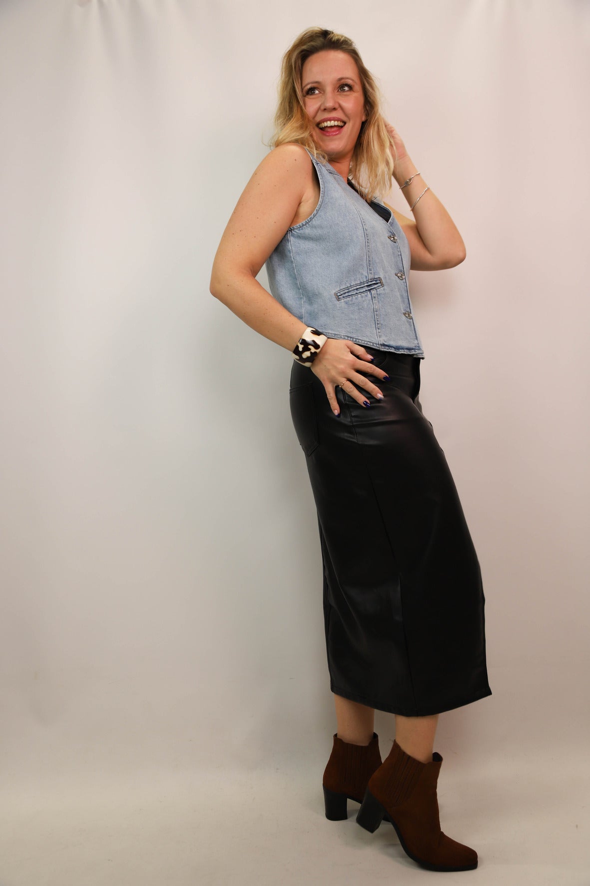 Jupe simili cuir noire Vero Moda Taille XL