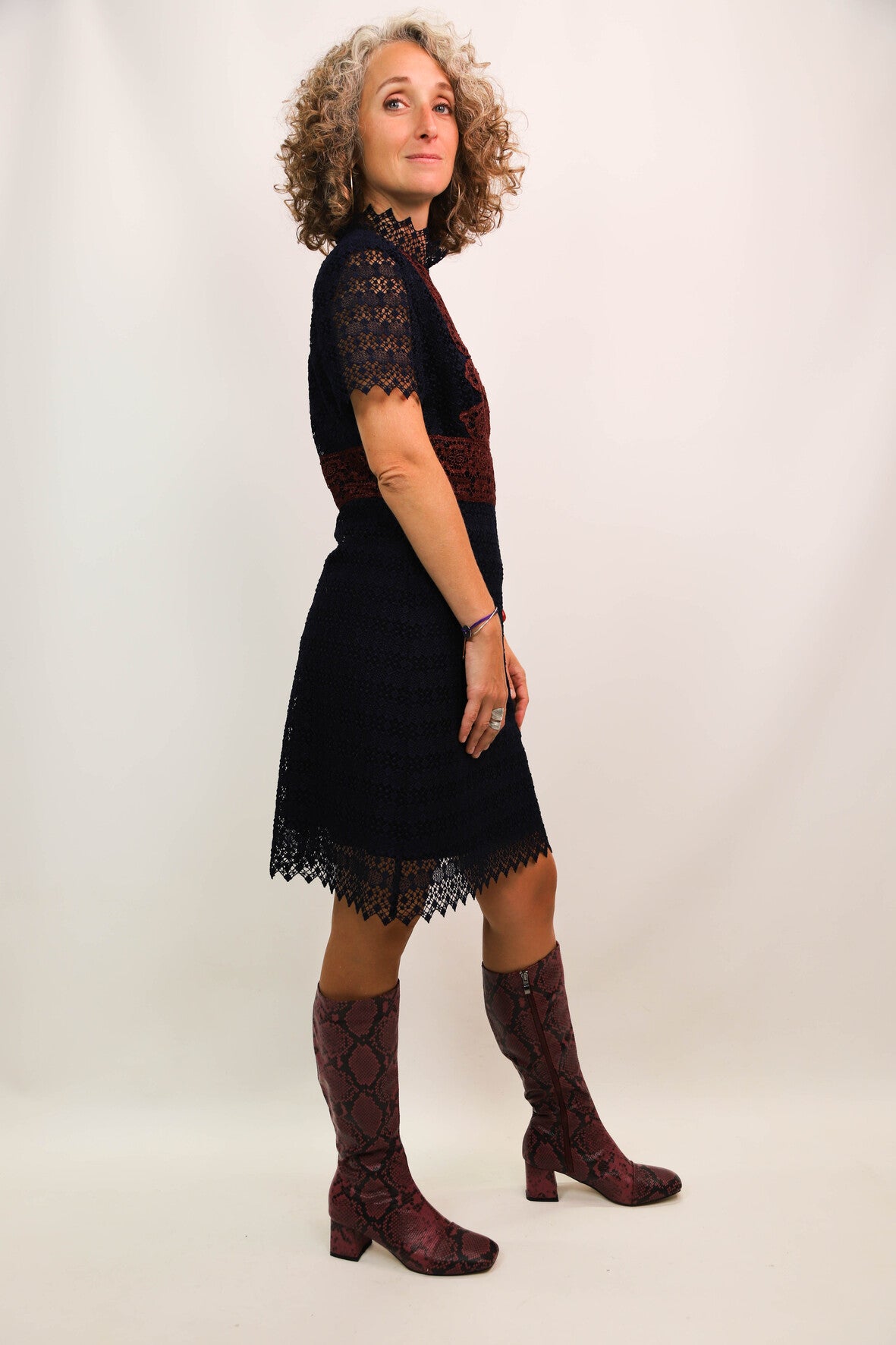 Robe dentelle bleue et bronze Sandro Taille S