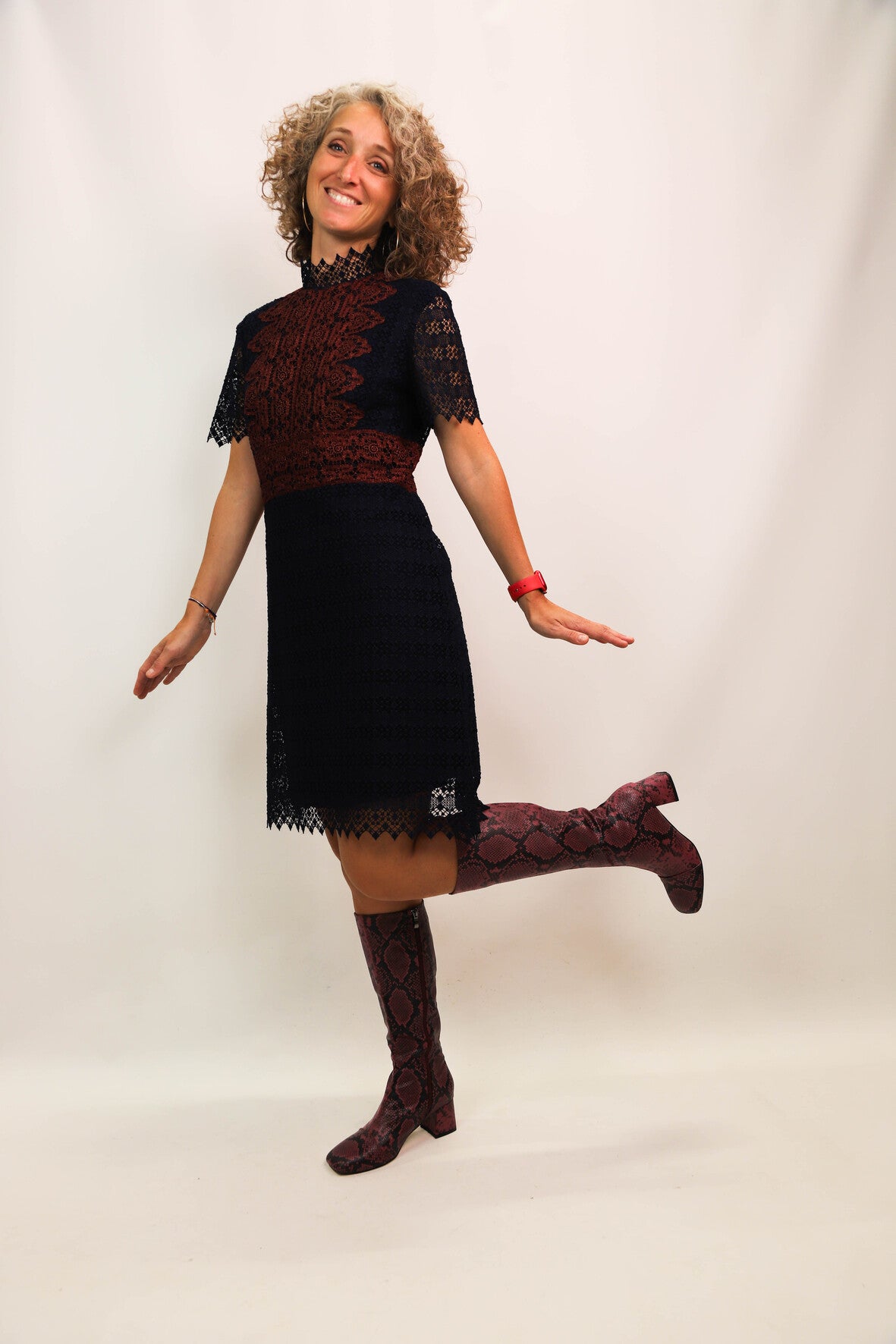 Robe dentelle bleue et bronze Sandro Taille S