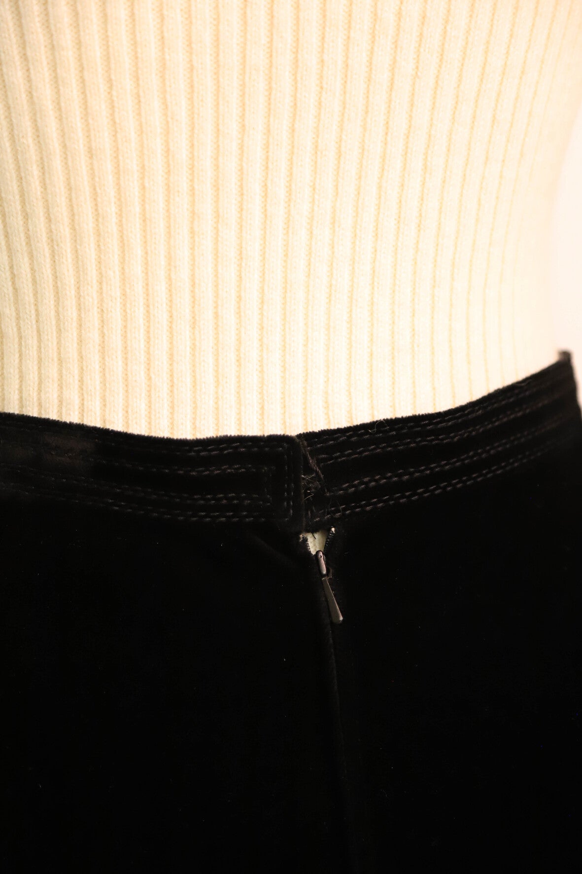 Jupe en velours noir Louis Feraud Taille S