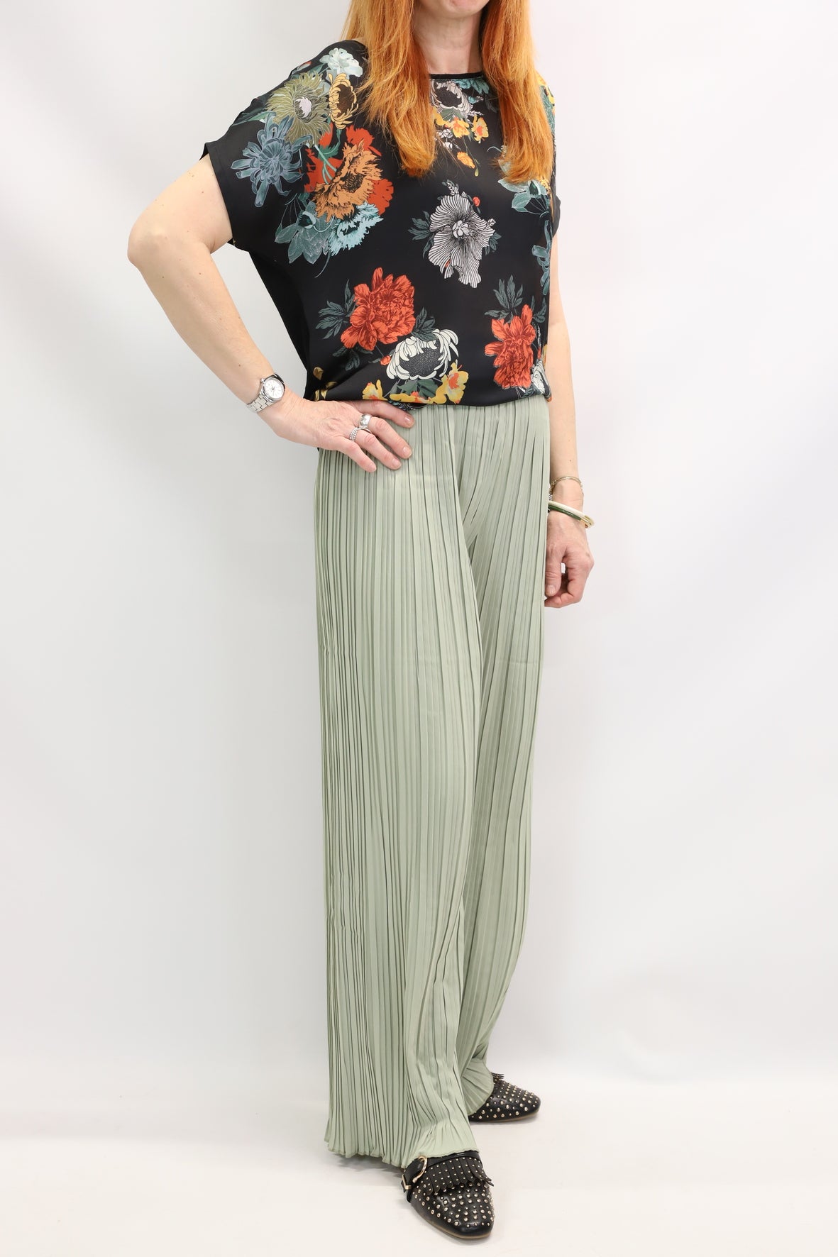 T-Shirt imprimé fleuri noir NEUF Menta Classic taille M