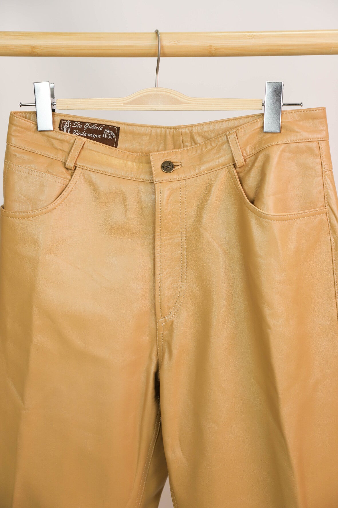 Pantalon camel en cuir véritable, doublure intérieure - Galerie Birkemeyer Taille XL /42