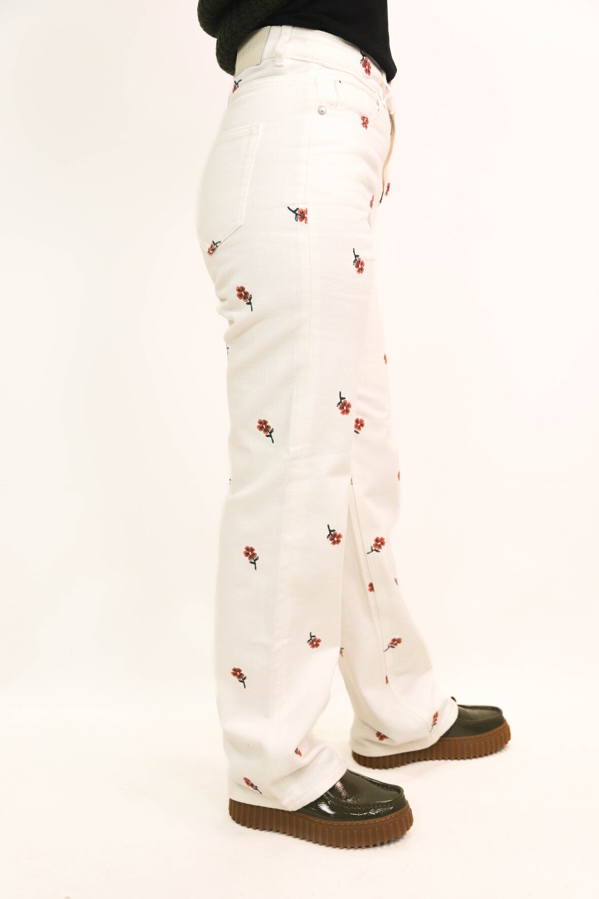 Jean blanc jambes larges avec motifs fleurs BZB Taille XS