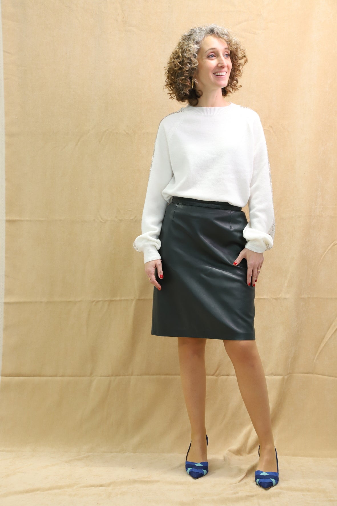 Pull bllanc manches brodées "Version Féminin" Taille Unique (M/L) - NEUF