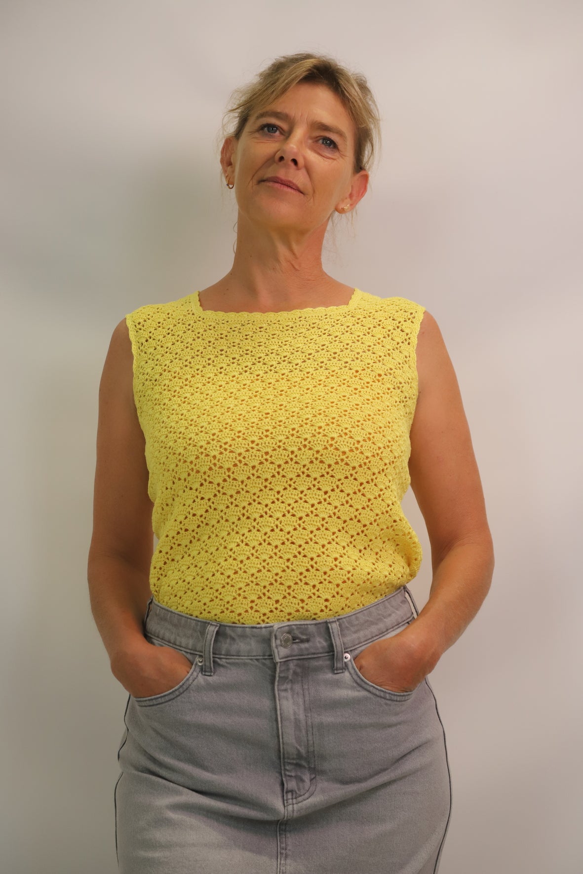 Pull sans manche jaune, Taille M