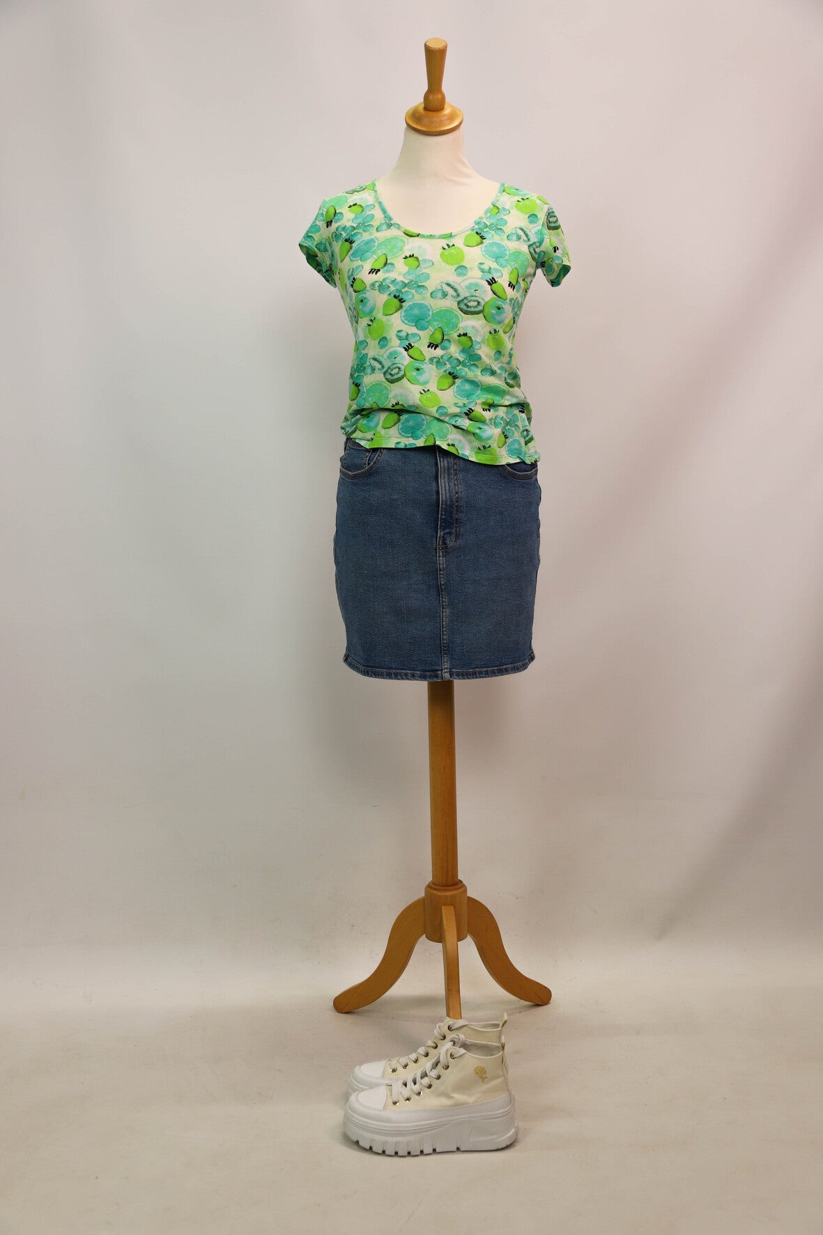 Tee shirt vert à motifs fruits John Galliano Taille S