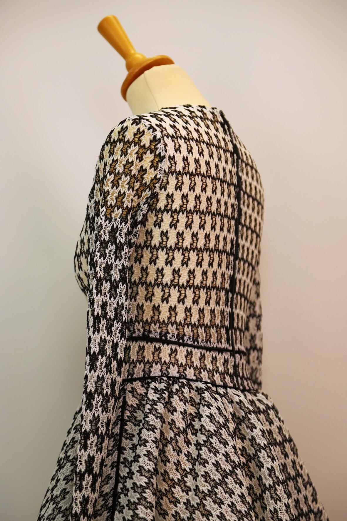 Robe de soirée noire et blanche Maje Taille XS