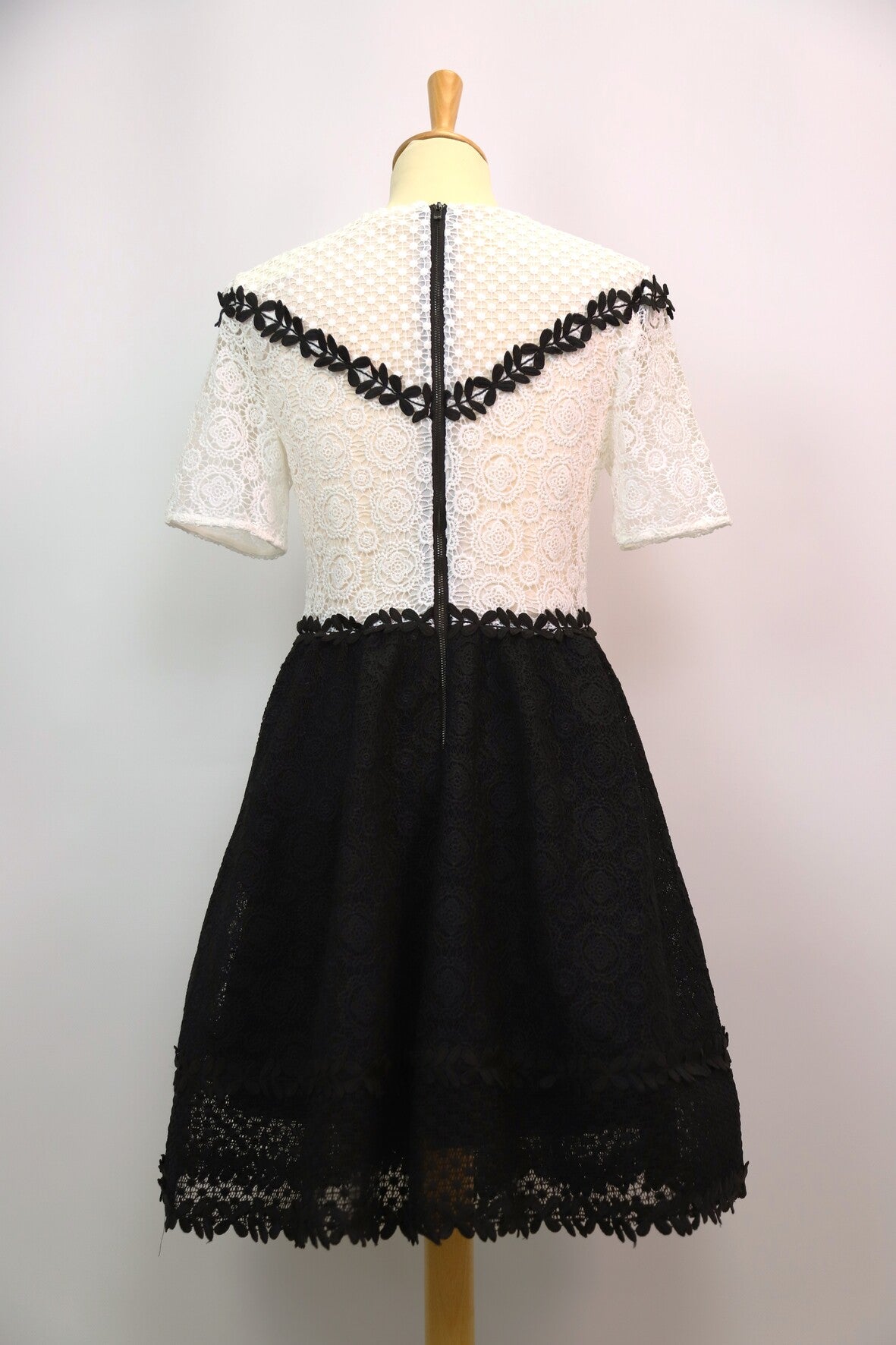 Robe de soirée noire et blanche Maje Taille XS