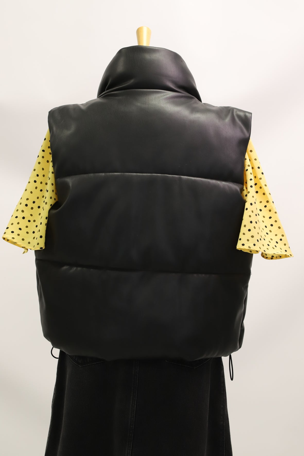 Doudoune sans manche simili cuir noire ZARA taille S