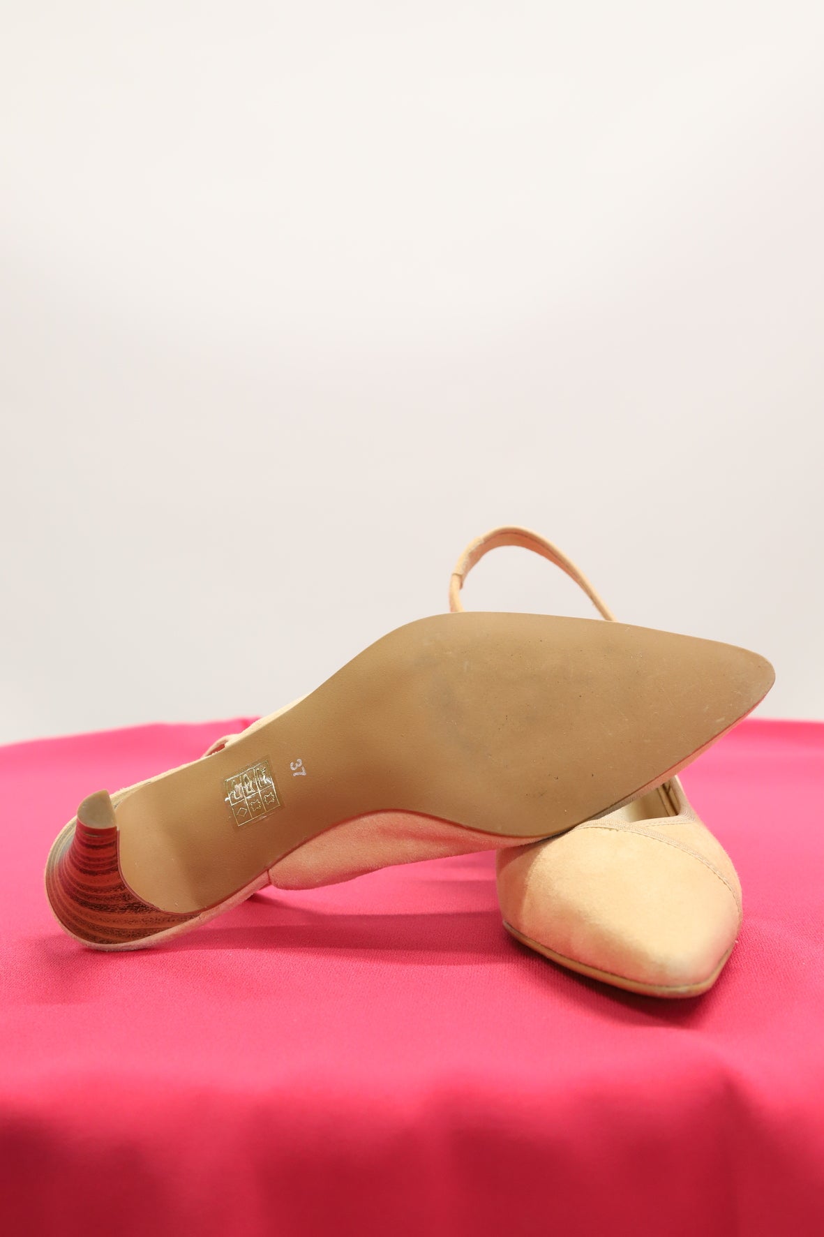 Escarpins beige rosé Brenda Zaro Taille 37