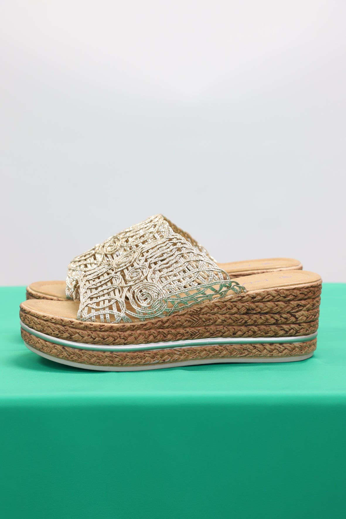 Mules à plateforme dorées Lady Glam Taille 39