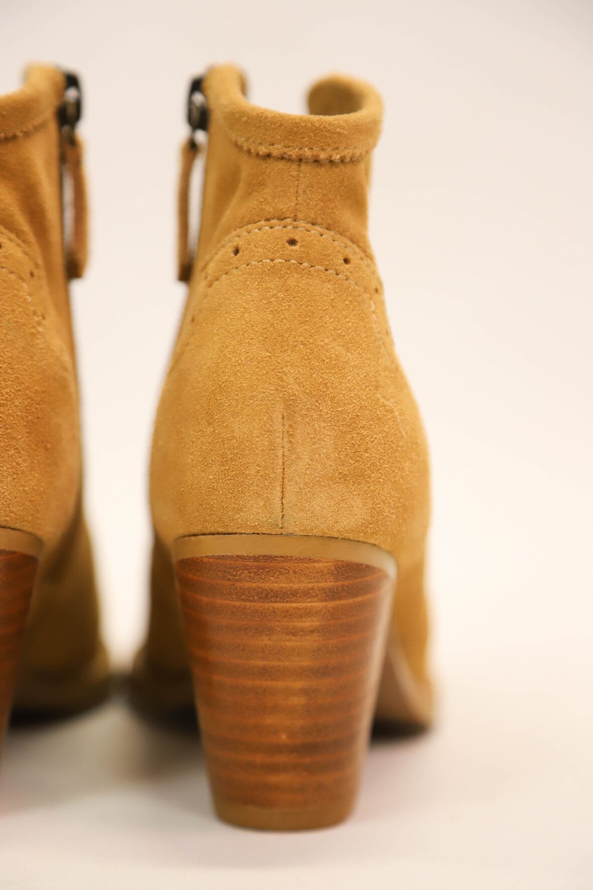 Botinnes en daim beige IKKS Taille 36