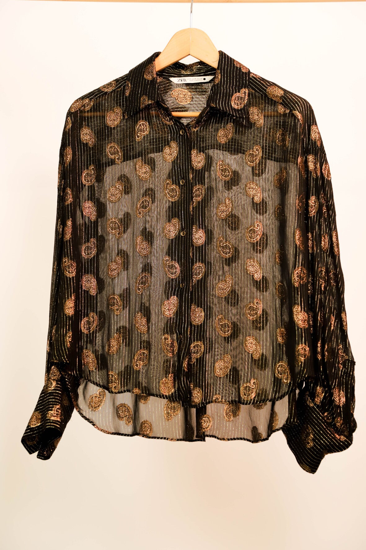 Chemise noire et doré Zara Taille M