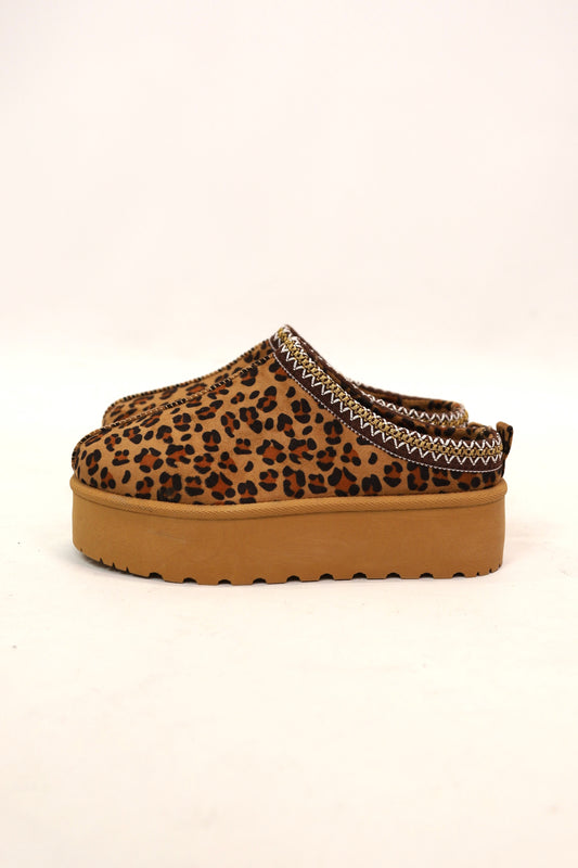 Chaussures Léopard Taille 38 - 41 - NEUF