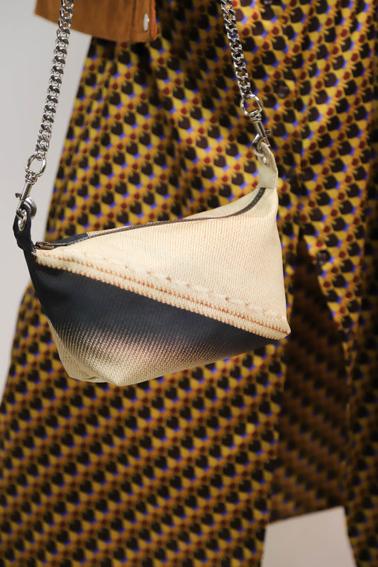Sac pochette en bâche de vitrine upcyclée beige, Fringuette La Ligne