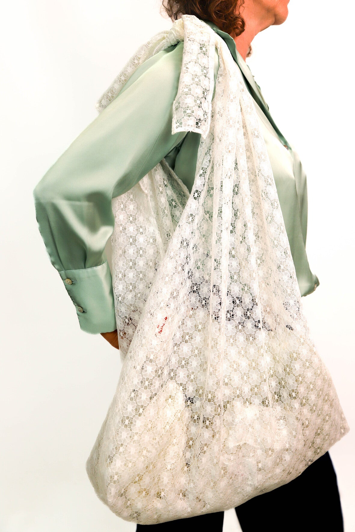 Cabas oversize en dentelle fleurie Jolie Mantille / Fringuette La Ligne