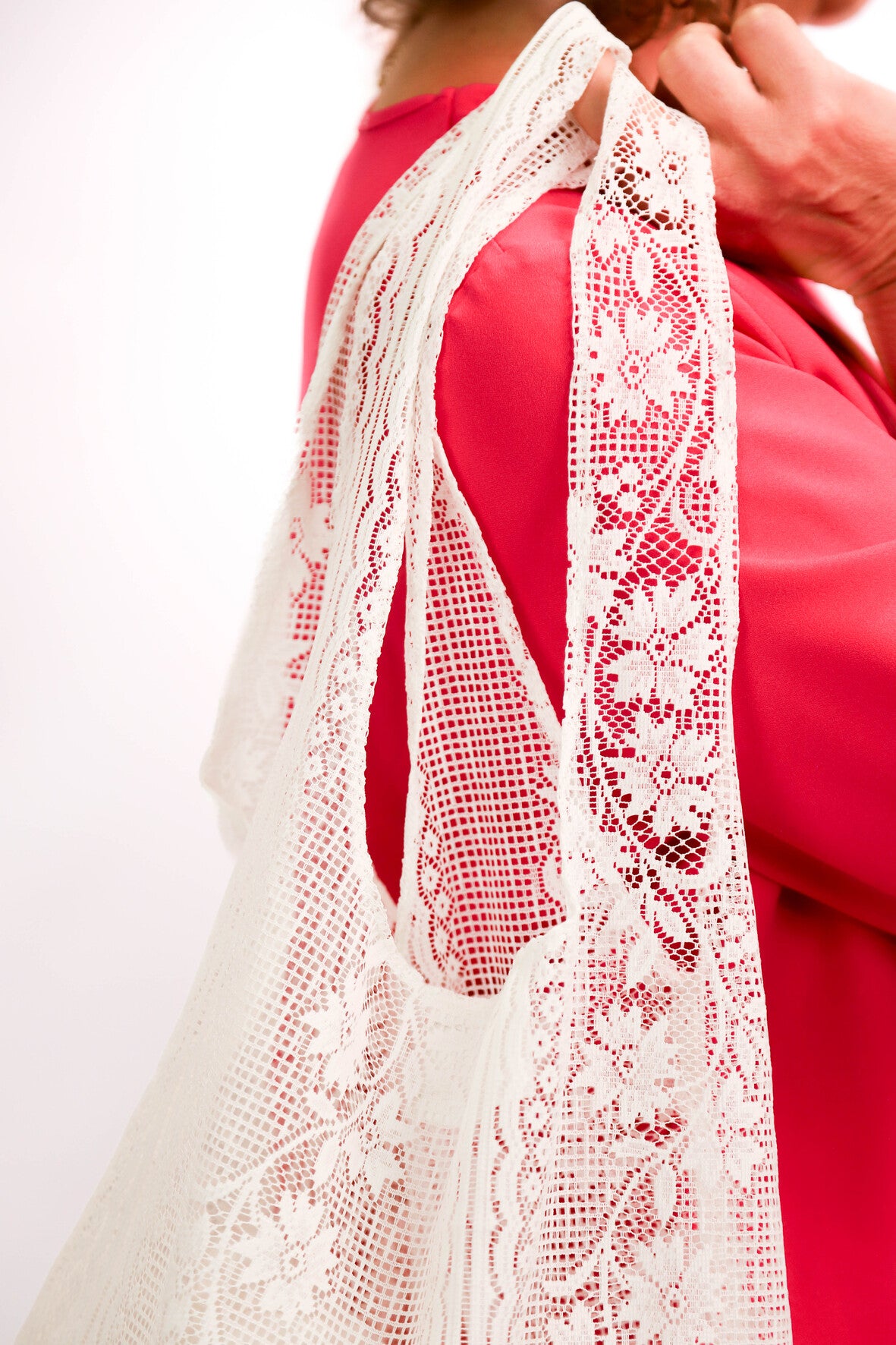Sac en dentelle lignes et fleurs Jolie Mantille / Fringuette La Ligne