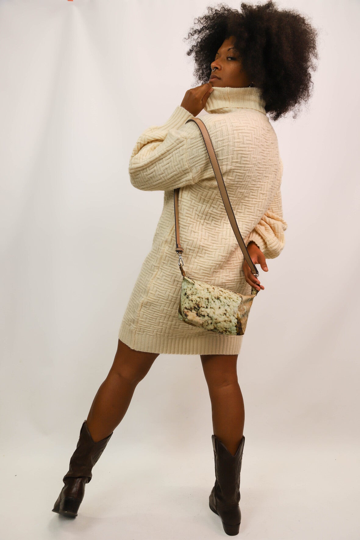 Sac pochette en bâche de vitrine upcyclée jaune, Fringuette La Ligne