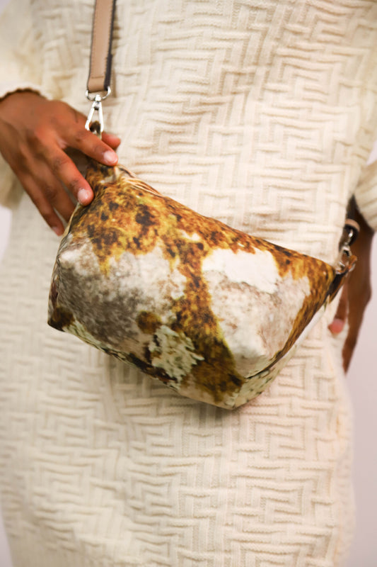 Sac pochette en bâche de vitrine upcyclée jaune, Fringuette La Ligne