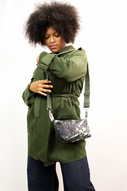 Sac pochette en bâche de vitrine upcyclée verte, Fringuette La Ligne