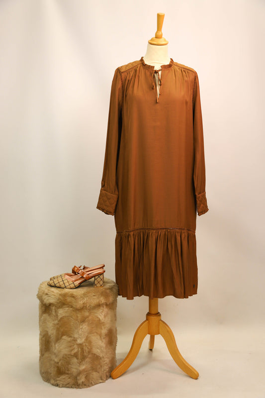 Robe longue camel, jolis effets, Coster Copenhagen, Taille M - NEUF