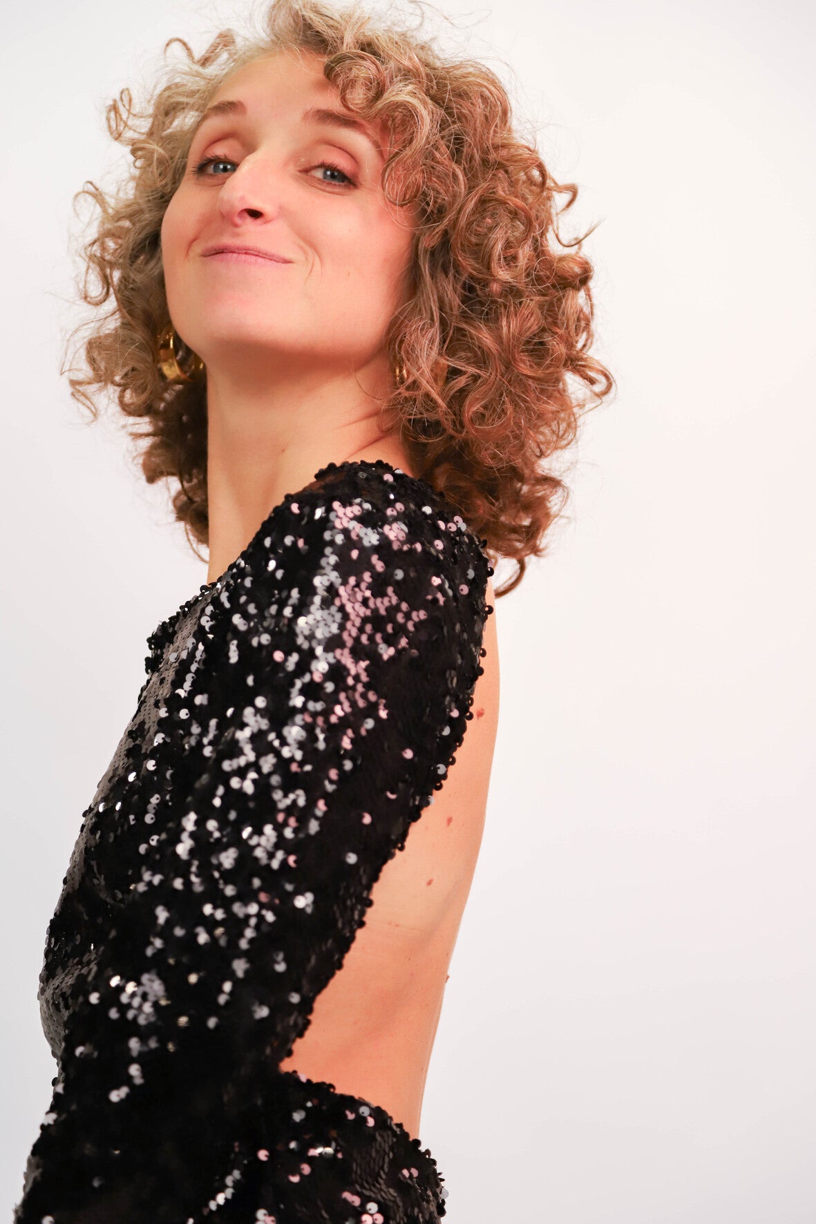 Robe à sequins noire Stradivarius Taille S