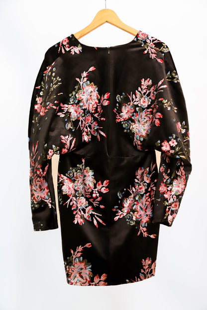 Robe noire en velours et motifs japonisant en sequin Stella et Suzie Taille M