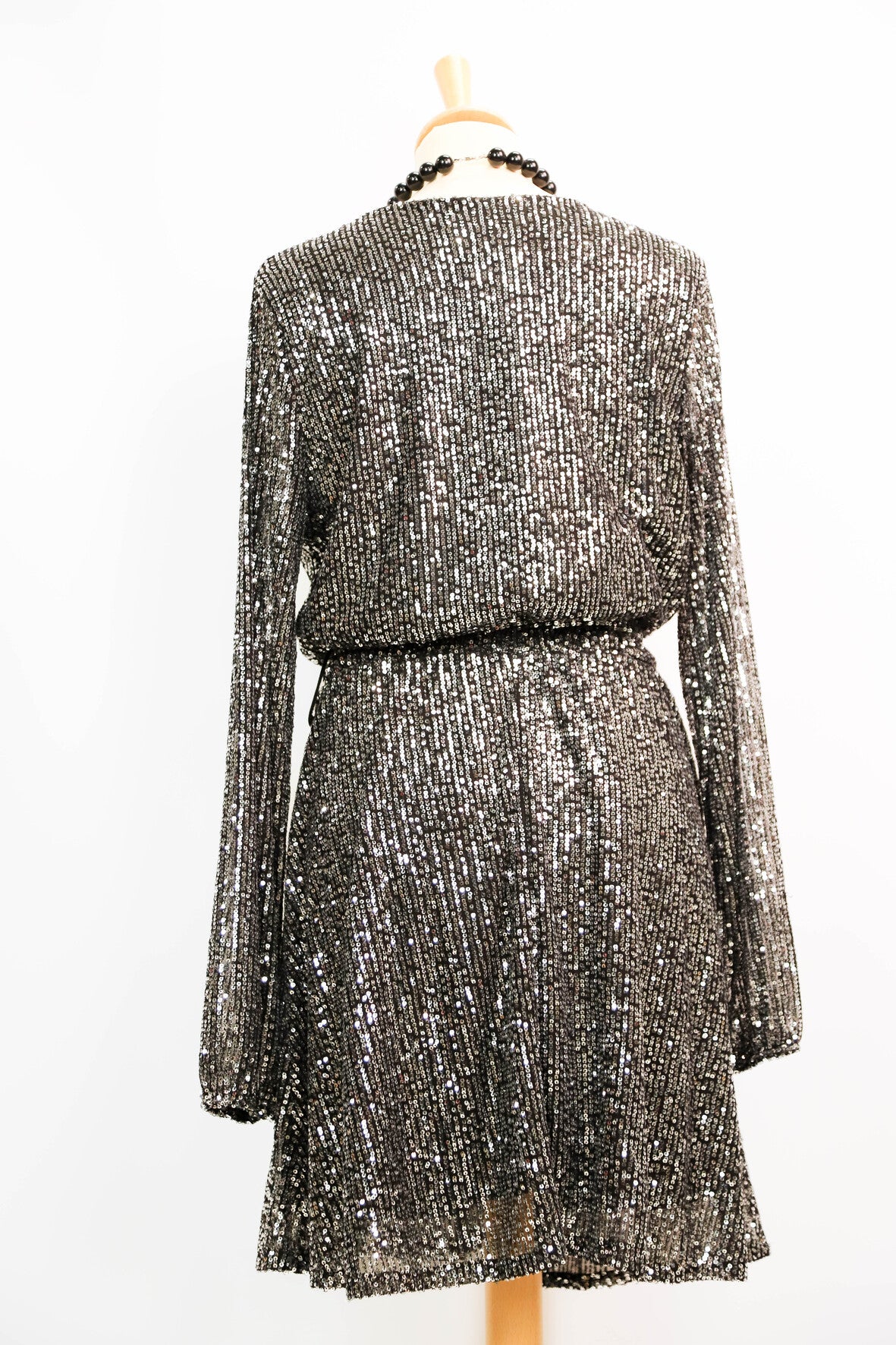 Robe à sequins argentés Miss Carla Taille S