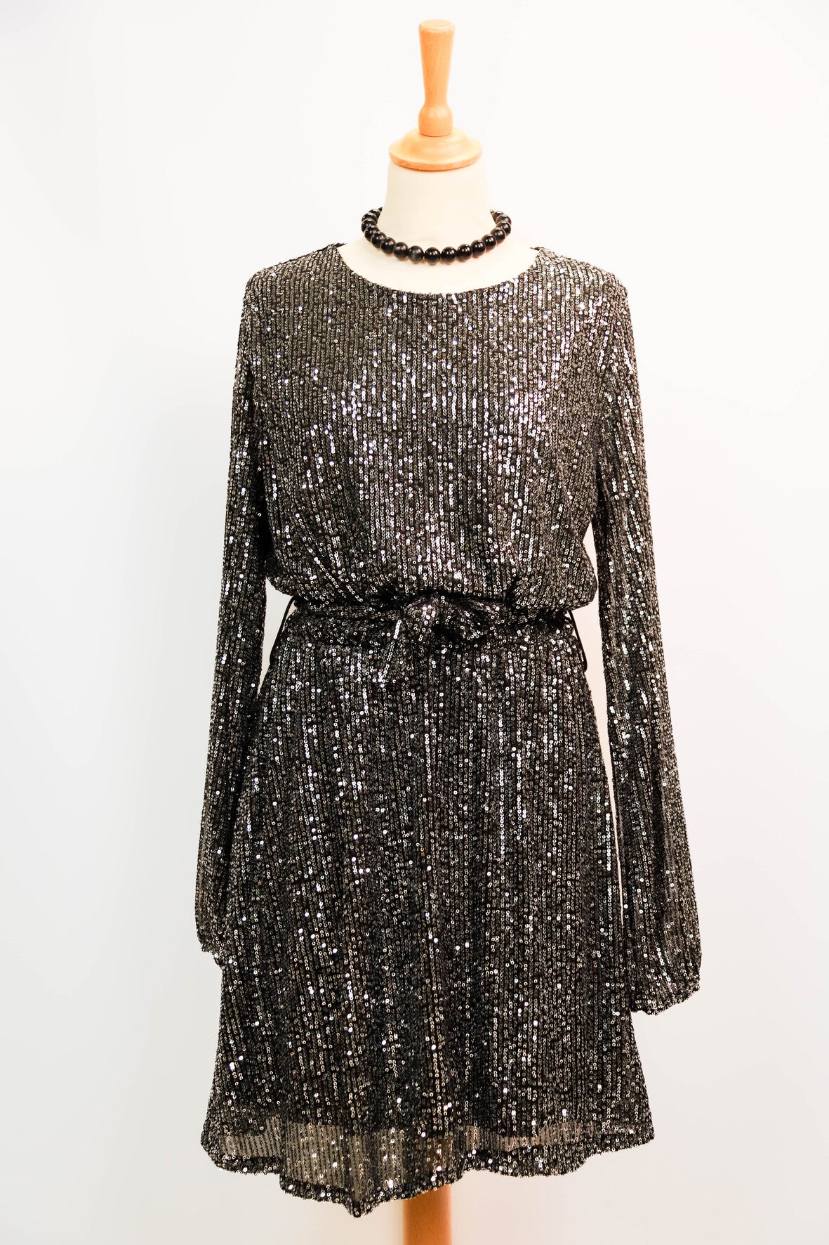 Robe à sequins argentés Miss Carla Taille S