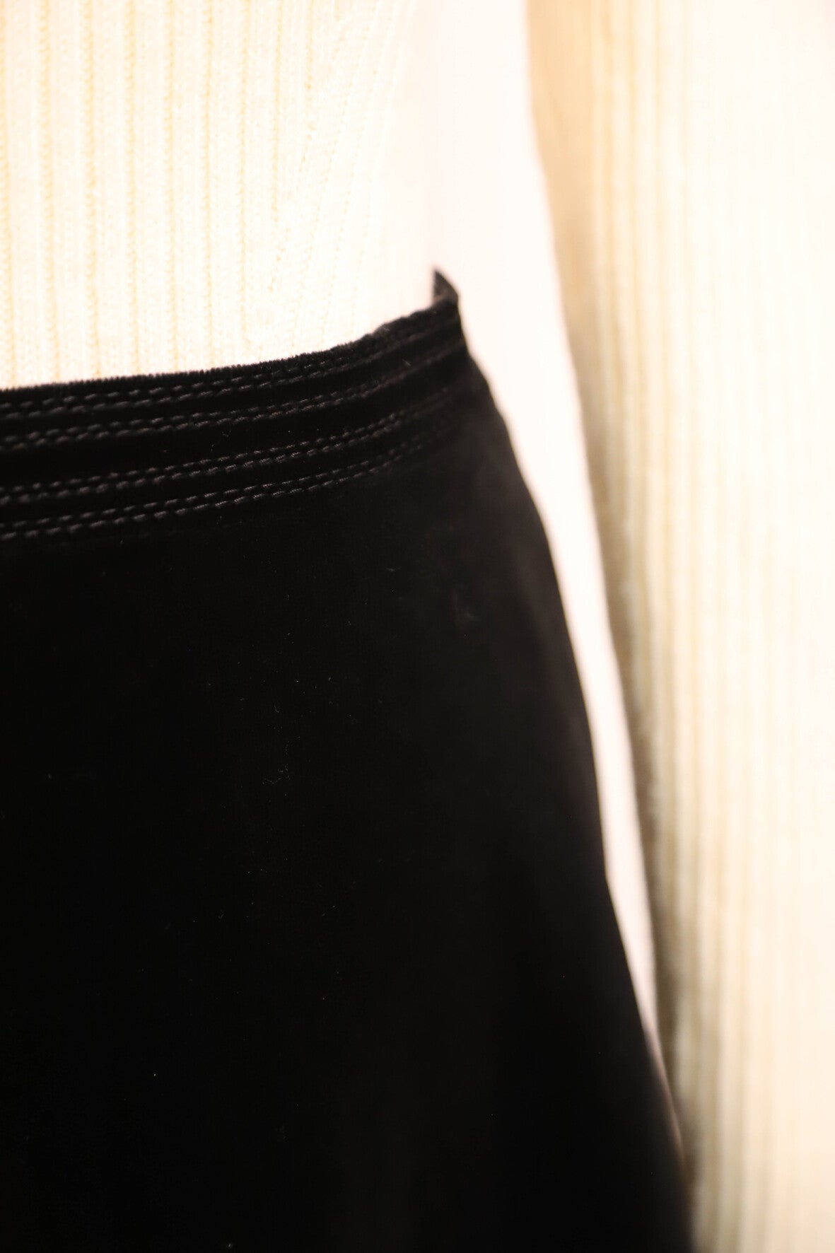 Jupe en velours noir Louis Feraud Taille S