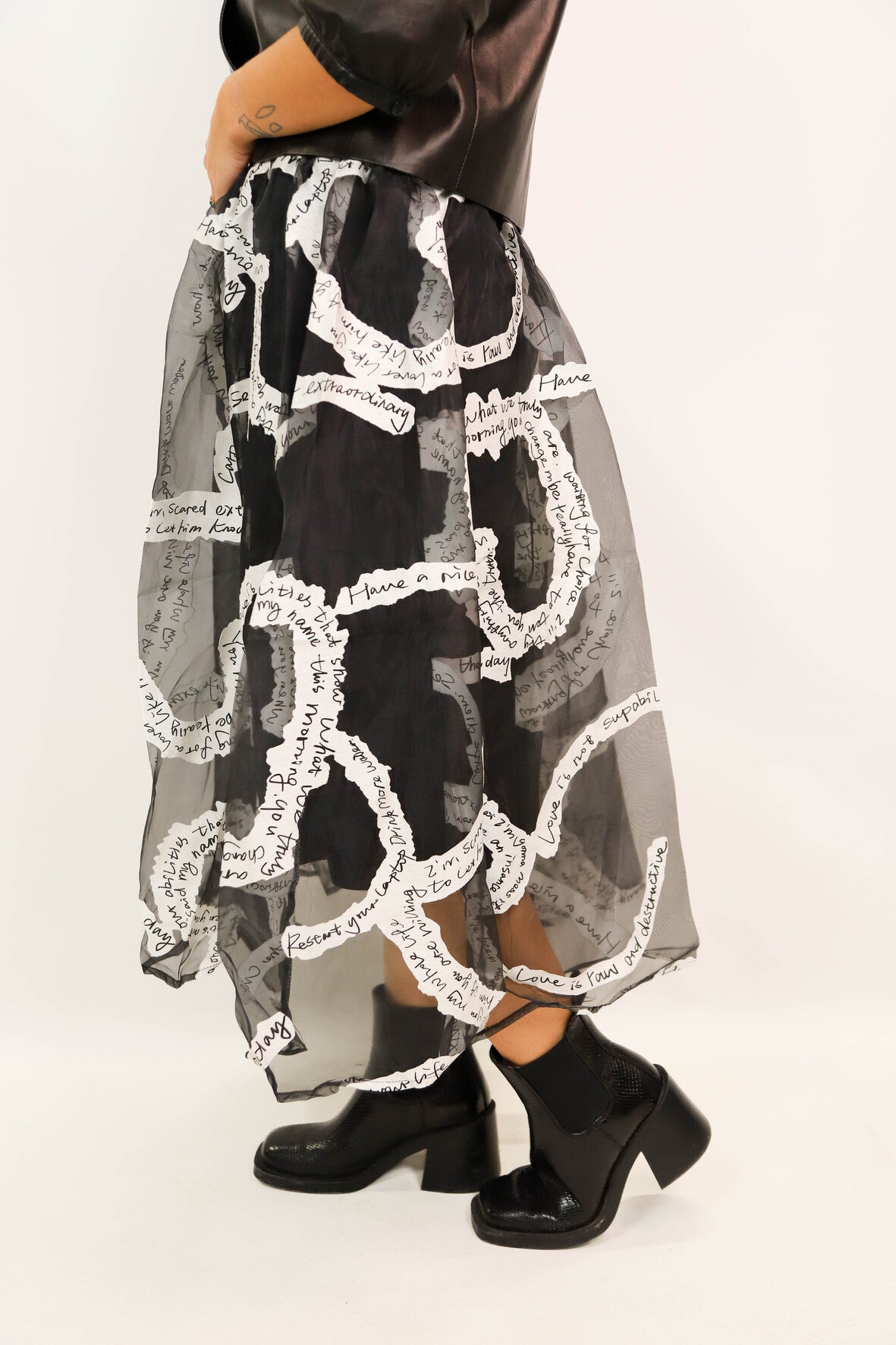 Jupe en tule noire et blanche Aikha Taille S - NEUF