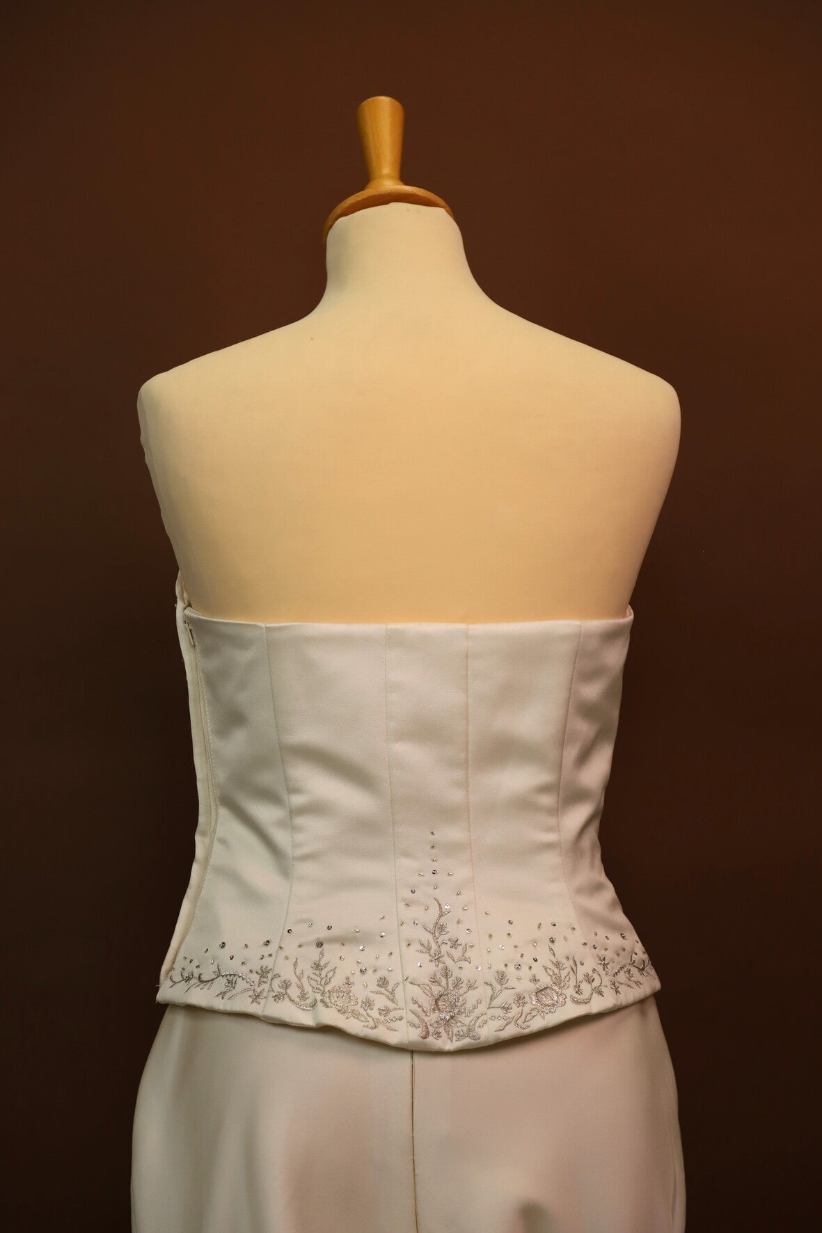 Ensemble mariage blanc : bustier, jupe avec traine et gants Taille XS