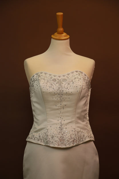 Ensemble mariage blanc : bustier, jupe avec traine et gants Taille XS