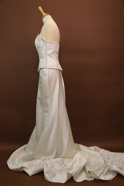 Ensemble mariage blanc : bustier, jupe avec traine et gants Taille XS