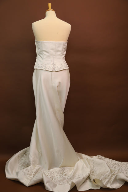 Ensemble mariage blanc : bustier, jupe avec traine et gants Taille XS