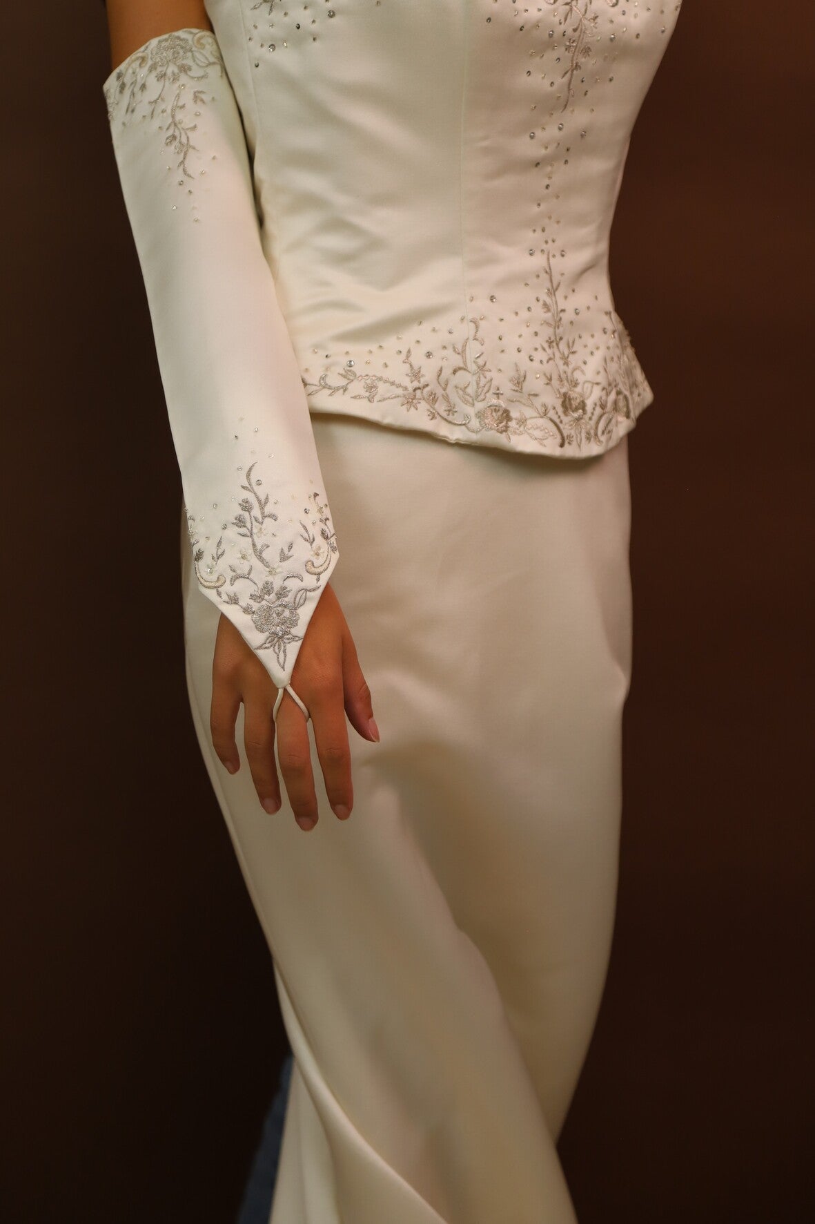 Ensemble mariage blanc : bustier, jupe avec traine et gants Taille XS