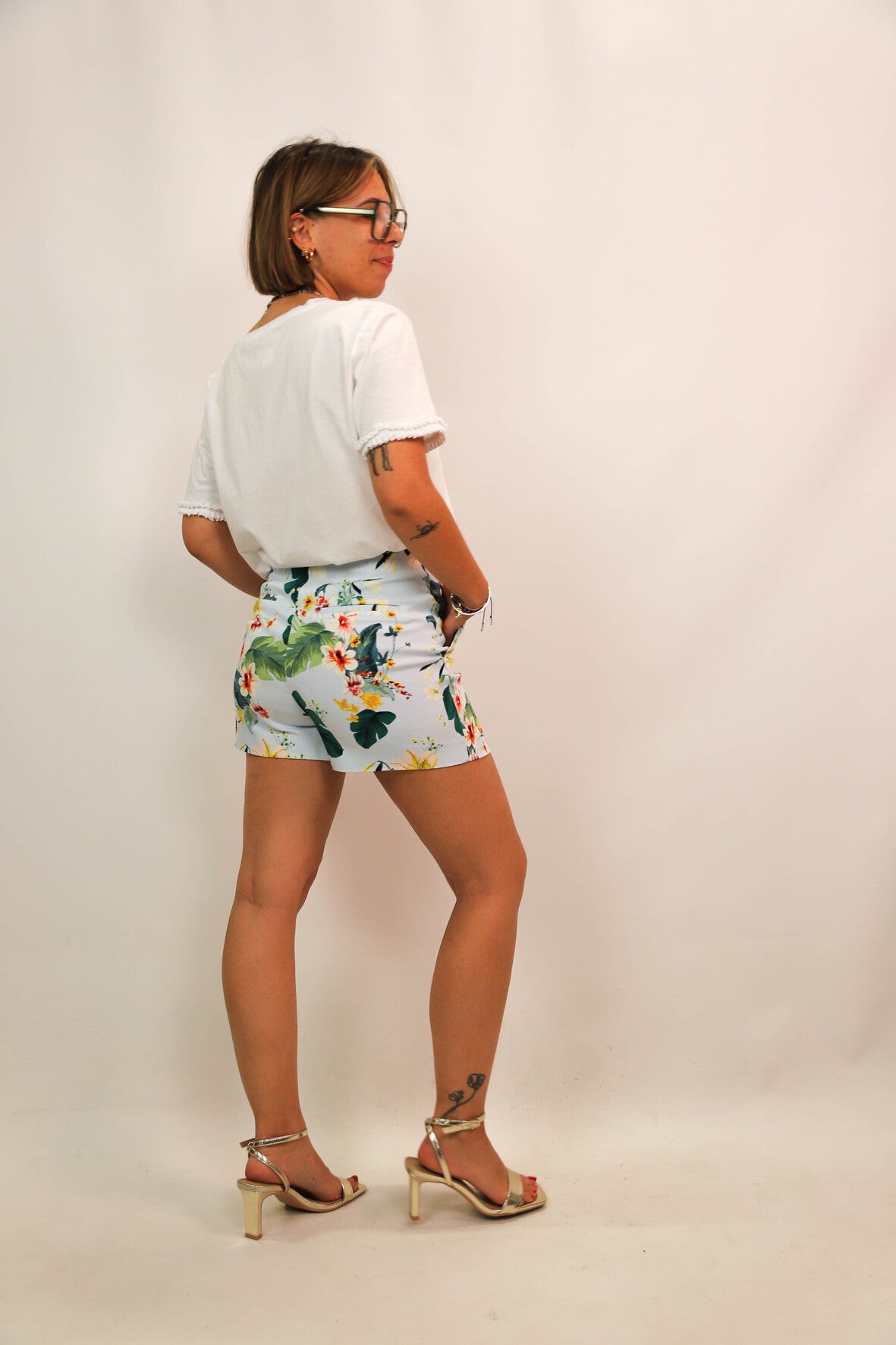 Short bleu taille haute, motif floral Zara Taille S