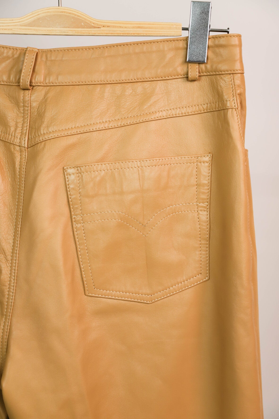 Pantalon camel en cuir véritable, doublure intérieure - Galerie Birkemeyer Taille XL /42